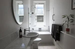 Desain Kamar Mandi Kecil Minimalis untuk Hunian Mungil yang Stylish