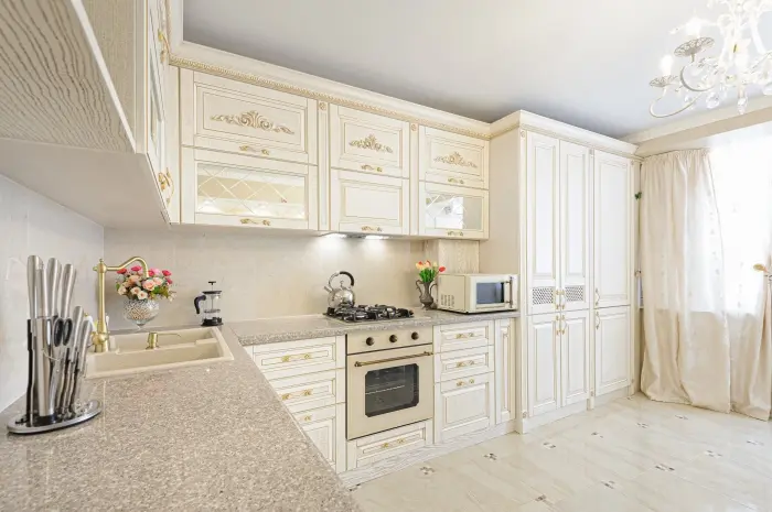 Kabin Dapur Berwarna Cream